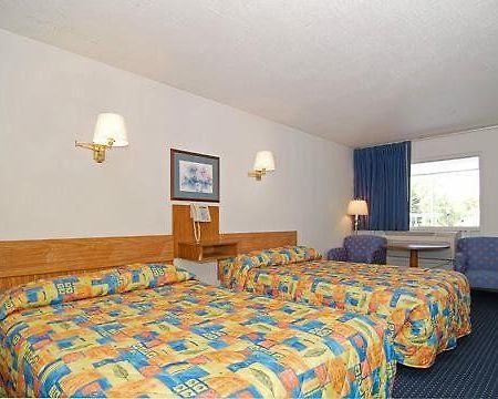 Rodeway Inn Brevard Phòng bức ảnh